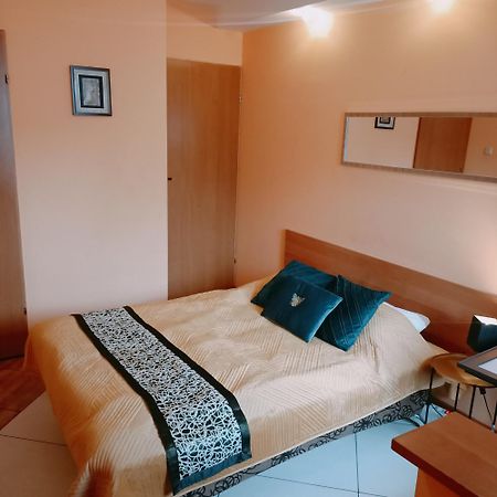 "Vanilla" Pokoje I Apartamenty Nad Brzegiem Jeziora Okuninka Exterior foto