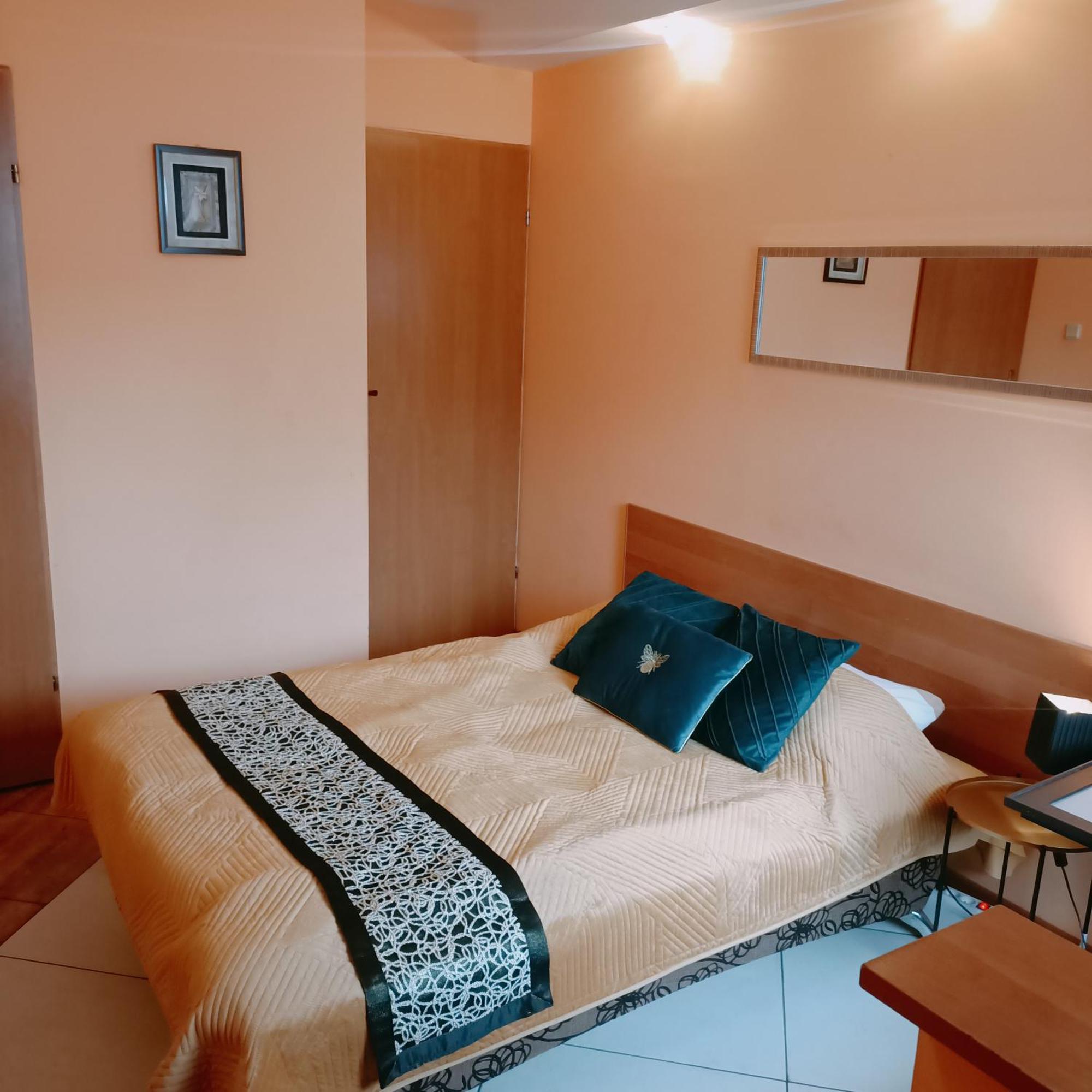 "Vanilla" Pokoje I Apartamenty Nad Brzegiem Jeziora Okuninka Exterior foto